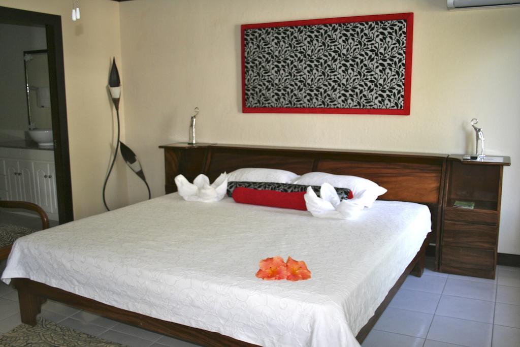 Tuanis Aparthotel Jacó Buitenkant foto