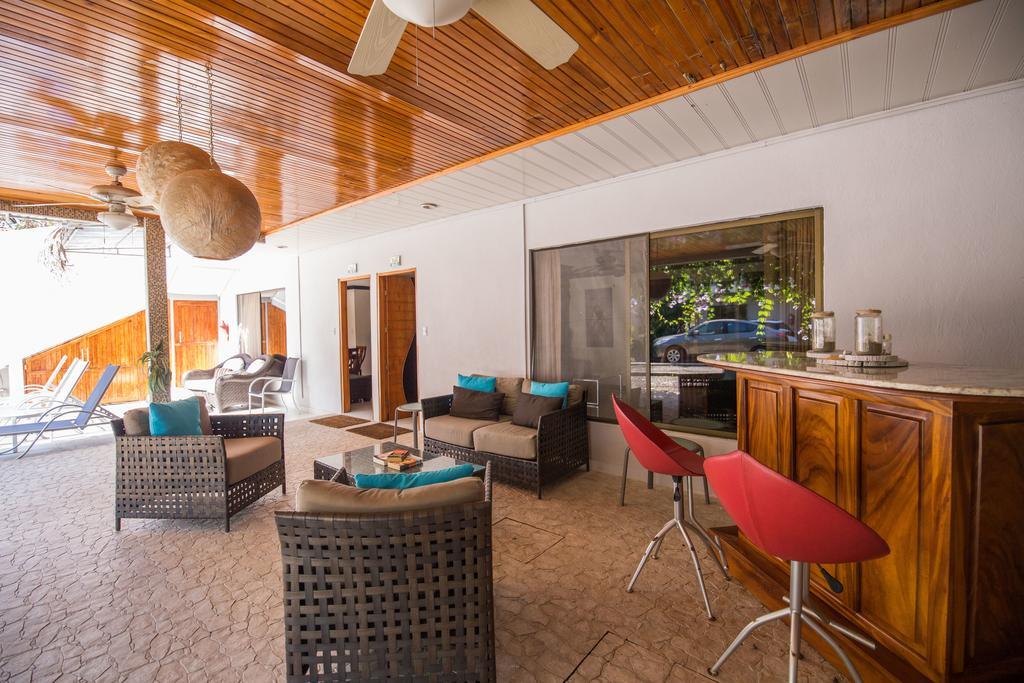 Tuanis Aparthotel Jacó Buitenkant foto