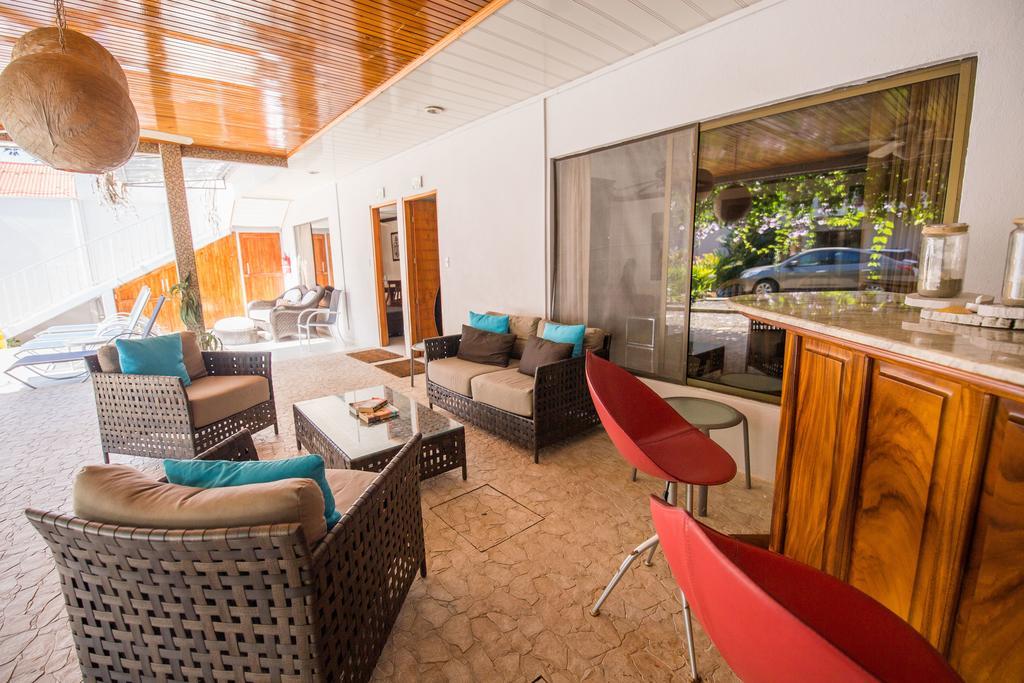 Tuanis Aparthotel Jacó Buitenkant foto