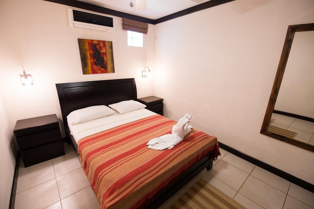 Tuanis Aparthotel Jacó Buitenkant foto