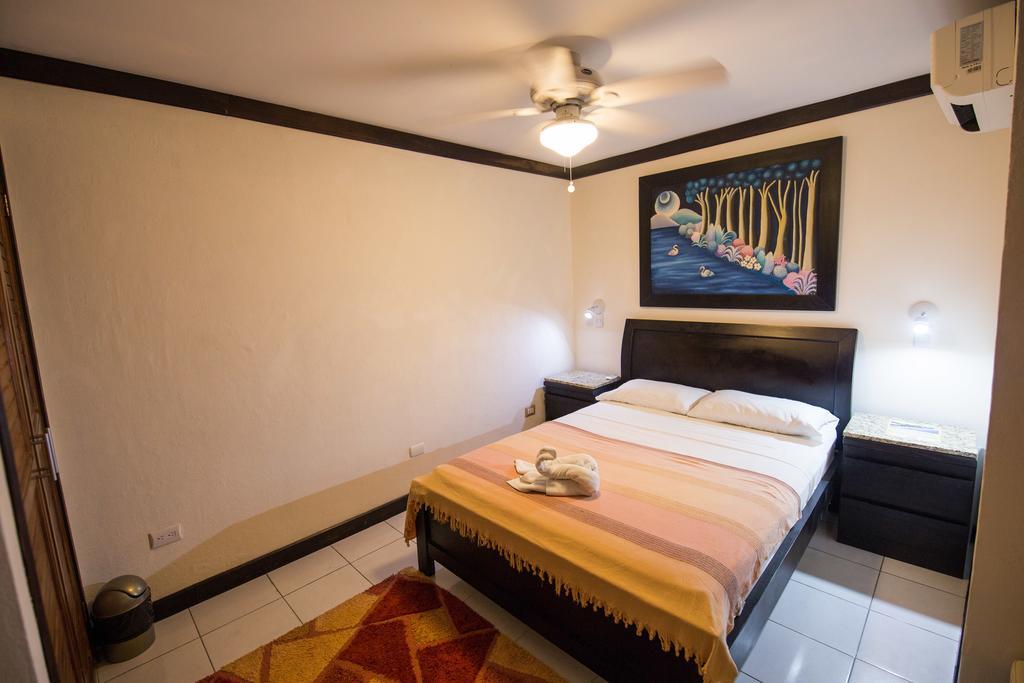 Tuanis Aparthotel Jacó Buitenkant foto