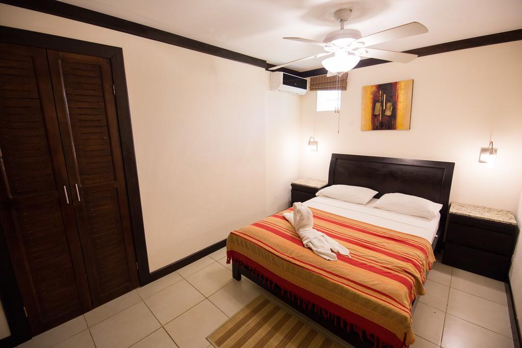 Tuanis Aparthotel Jacó Buitenkant foto