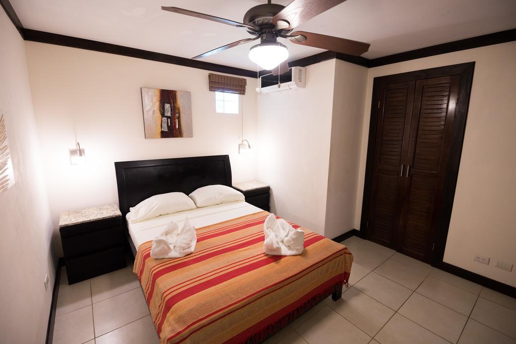 Tuanis Aparthotel Jacó Buitenkant foto