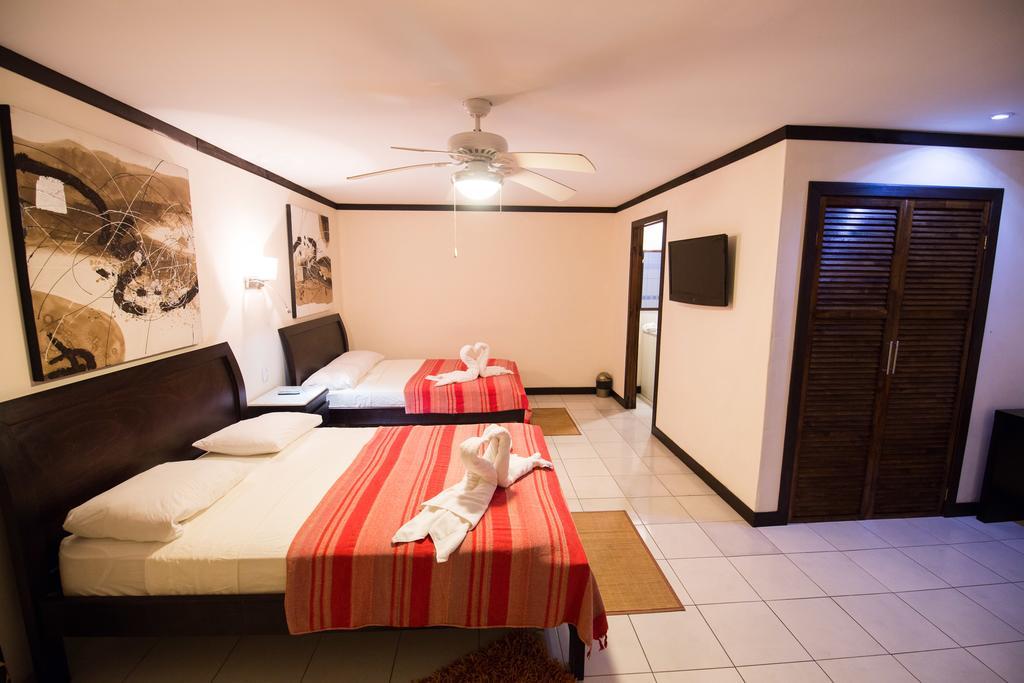 Tuanis Aparthotel Jacó Buitenkant foto