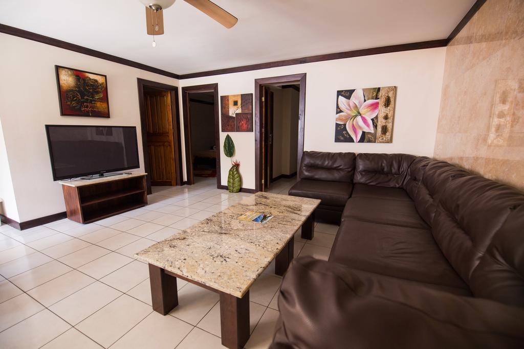 Tuanis Aparthotel Jacó Buitenkant foto